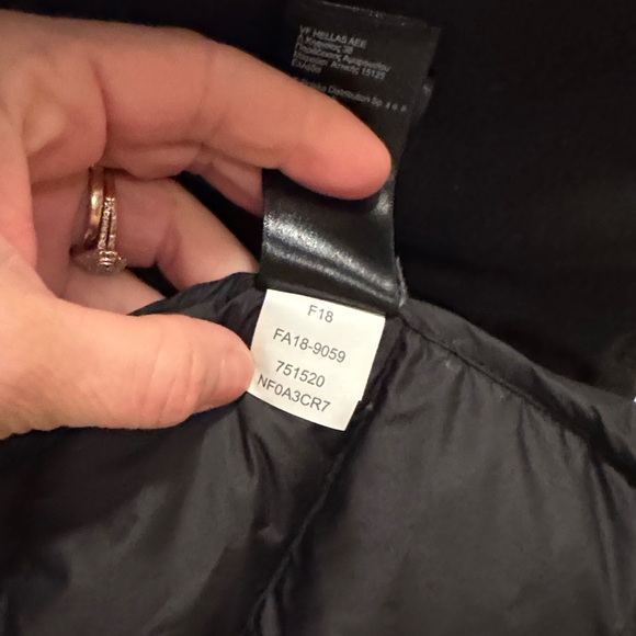 The North Face Women's Ebony Quilted Vest - Picture 6 of 7